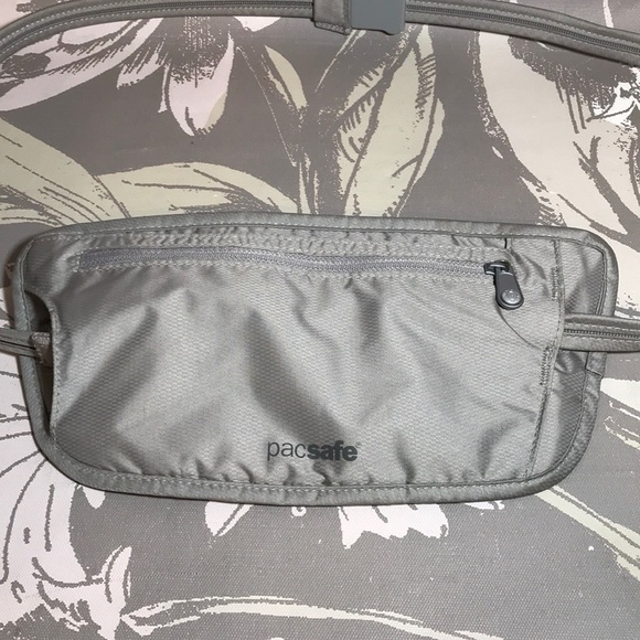 Pacsafe Handbags - Pacsafe Coversafe 100 Grey Waist Wallet RFID